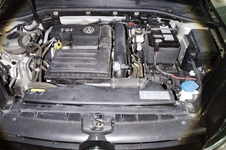 Used Volkswagen Golf 2018 230TSI Automatic Comfort Model Engine Bay