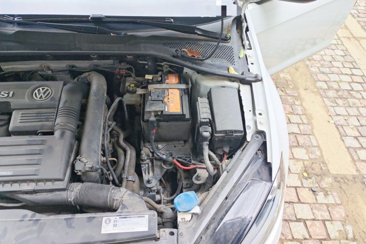 Used Volkswagen Golf 2018 230TSI Automatic Comfort Model Engine Bay Left