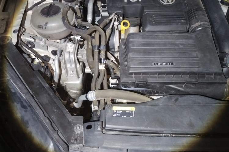 Used Volkswagen Golf 2018 230TSI Automatic Comfort Model Engine Bay Right