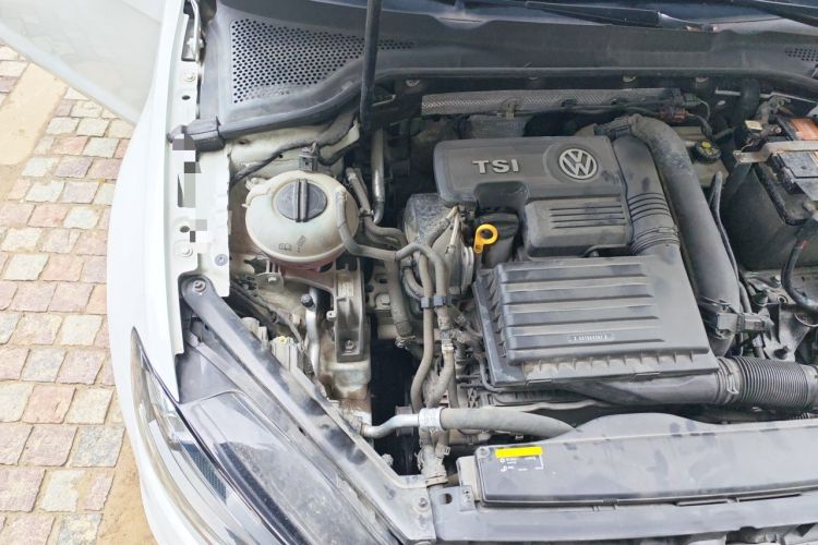 Used Volkswagen Golf 2018 230TSI Automatic Comfort Model Engine Bay Right
