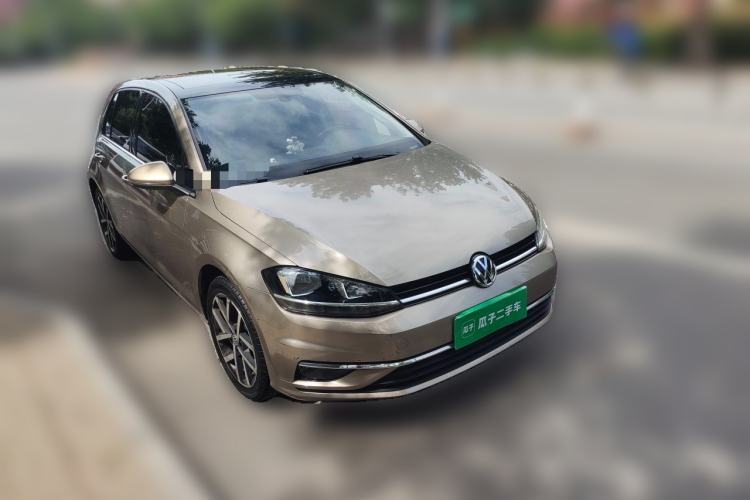 Used Volkswagen Golf 2018 230TSI Automatic Luxury Version Front Right 45 Deg