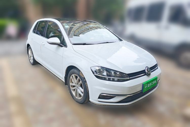 Used Volkswagen Golf 2018 230TSI Automatic Comfort Model Front Right 45 Deg