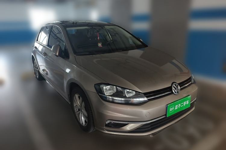 Used Volkswagen Golf 2018 230TSI Automatic Comfort Model Front Right 45 Deg