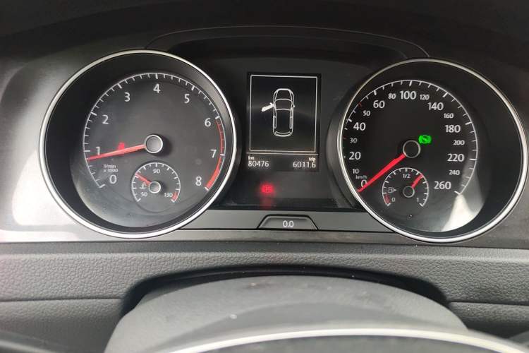 Used Volkswagen Golf 2018 230TSI Automatic Luxury Version Odometer Close Up