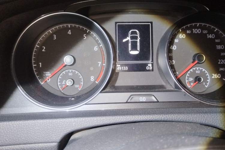 Used Volkswagen Golf 2018 230TSI Automatic Comfort Model Odometer Close Up