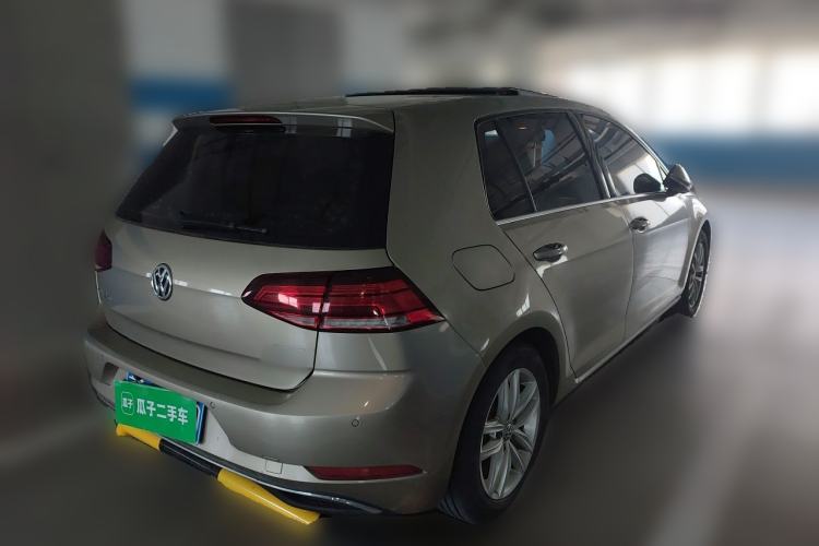 Used Volkswagen Golf 2018 230TSI Automatic Comfort Model Rear Right 45 Deg
