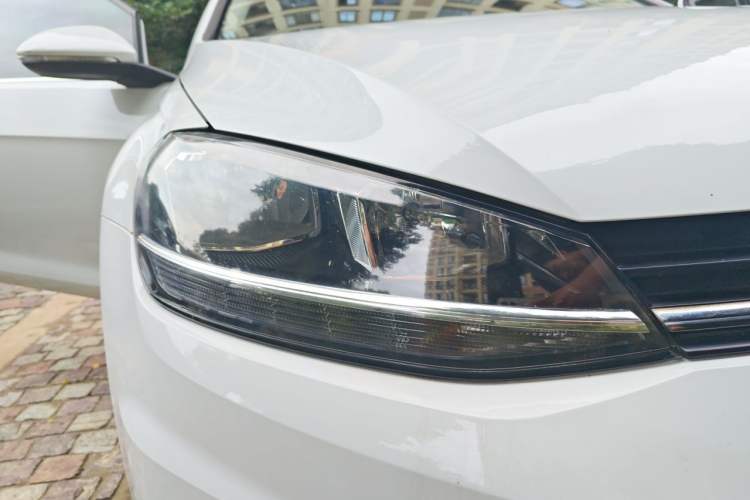 Used Volkswagen Golf 2018 230TSI Automatic Comfort Model Right Front Headlight