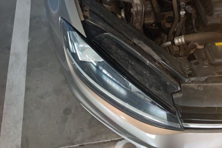 Used Volkswagen Golf 2018 230TSI Automatic Comfort Model Right Front Headlight