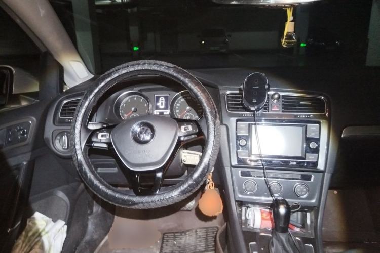Used Volkswagen Golf 2018 230TSI Automatic Comfort Model Steering Wheel