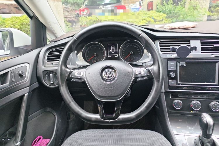 Used Volkswagen Golf 2018 230TSI Automatic Comfort Model Steering Wheel