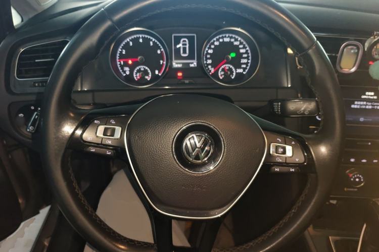 Used Volkswagen Golf 2018 230TSI Automatic Comfort Model Steering Wheel