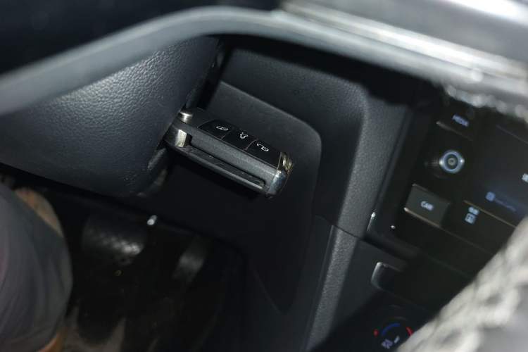 Used Volkswagen Golf 2018 230TSI Automatic Comfort Model Vehicle Key