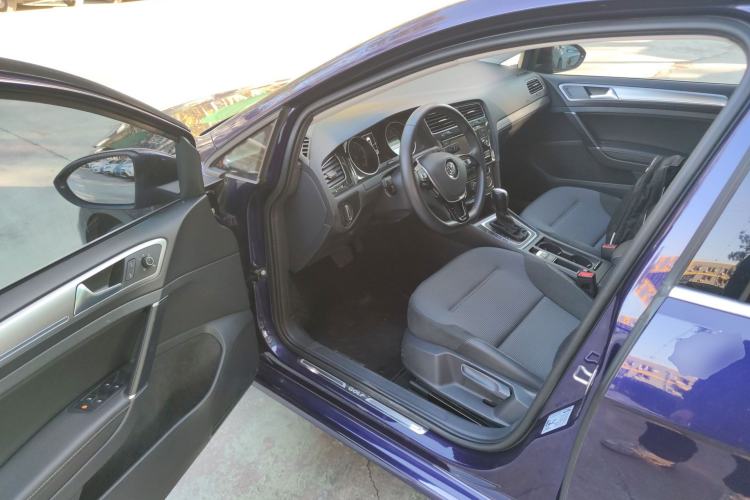 Used Volkswagen Golf 2018 230TSI Automatic Comfort Model Driver Seat