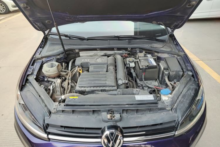 Used Volkswagen Golf 2018 230TSI Automatic Comfort Model Engine Bay