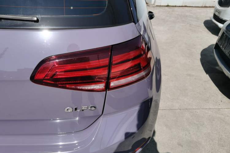 Used Volkswagen Golf 2018 1.6L Automatic Comfort Model Exterior 3