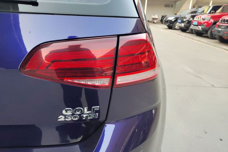 Used Volkswagen Golf 2018 230TSI Automatic Comfort Model Exterior 3