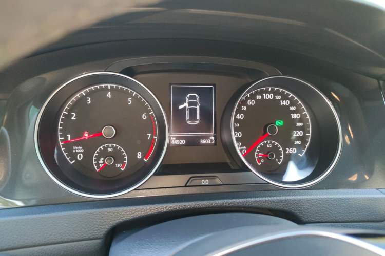 Used Volkswagen Golf 2018 230TSI Automatic Comfort Model Instrument Cluster