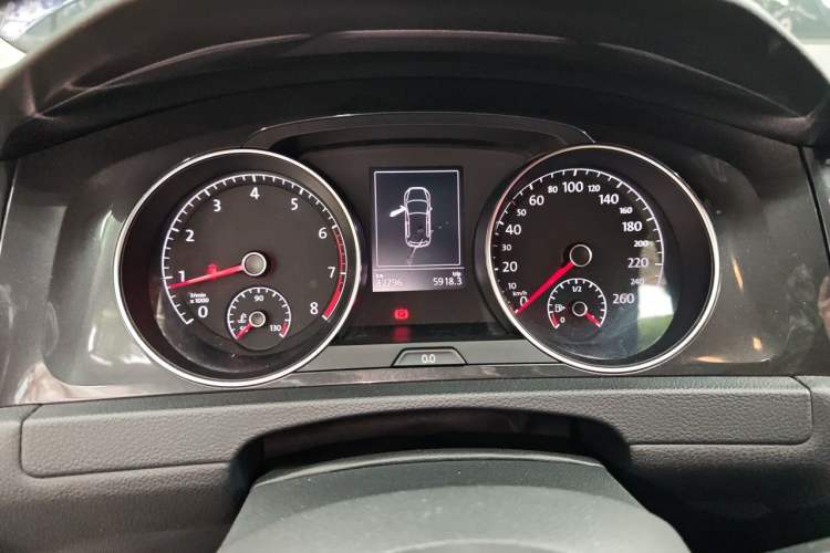 Used Volkswagen Golf 2018 1.6L Automatic Comfort Model Instrument Cluster