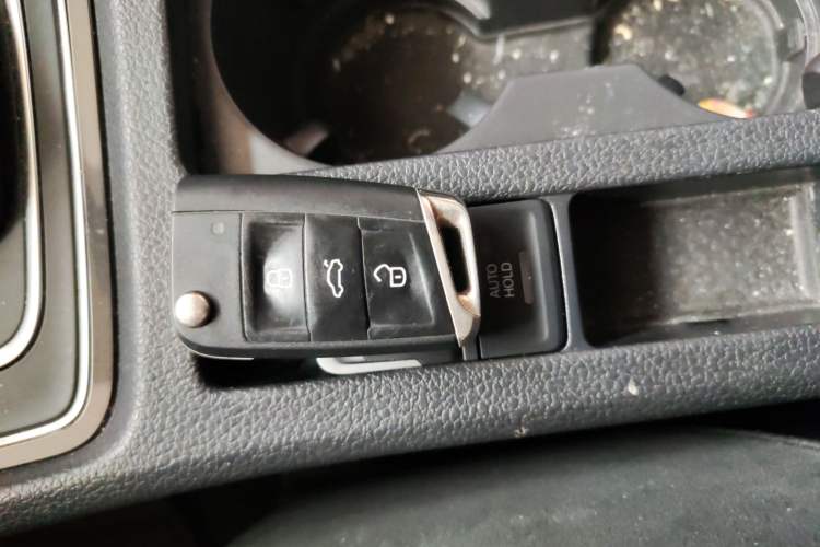 Used Volkswagen Golf 2018 230TSI Automatic Comfort Model Interior 1