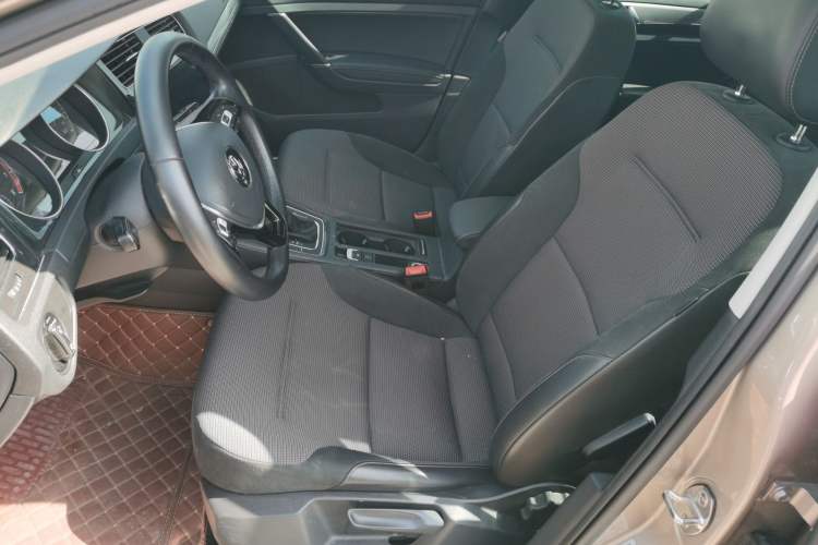 Used Volkswagen Golf 2018 1.6L Automatic Comfort Model Left Front Seat