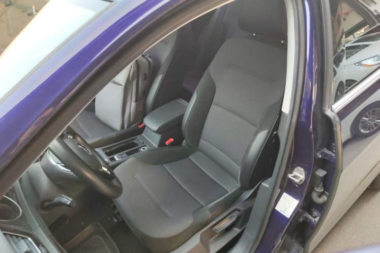 Used Volkswagen Golf 2018 230TSI Automatic Comfort Model Left Front Seat