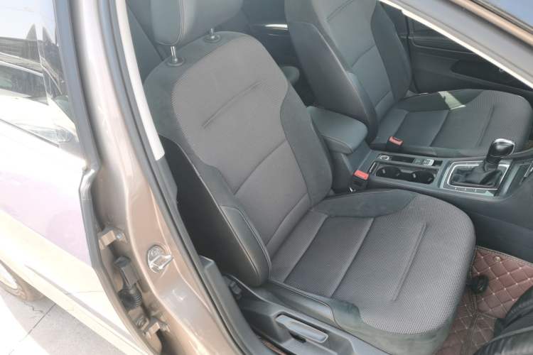 Used Volkswagen Golf 2018 1.6L Automatic Comfort Model Right Front Seat