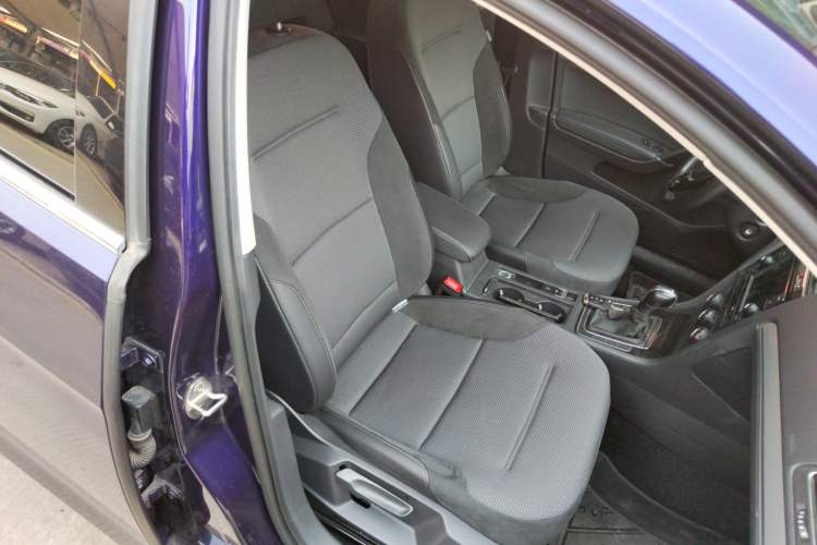 Used Volkswagen Golf 2018 230TSI Automatic Comfort Model Right Front Seat