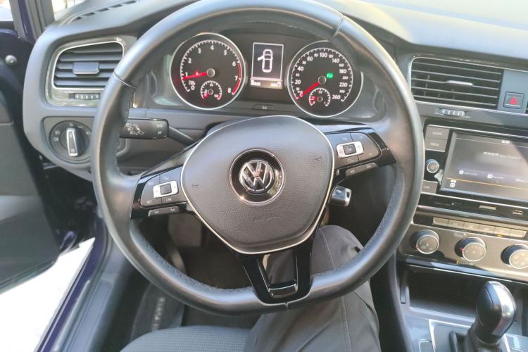 Used Volkswagen Golf 2018 230TSI Automatic Comfort Model Steering Wheel