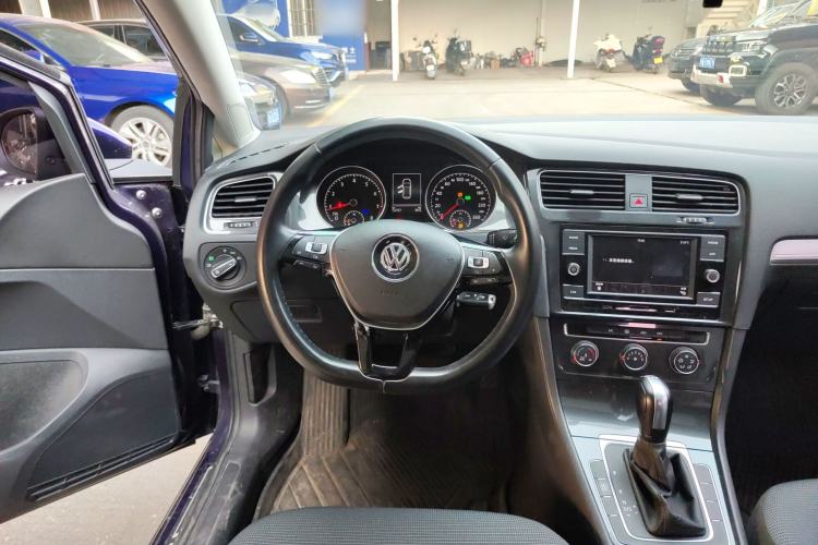 Used Volkswagen Golf 2018 230TSI Automatic Comfort Model Steering Wheel