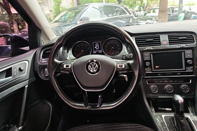 Used Volkswagen Golf 2018 1.6L Automatic Comfort Model Steering Wheel