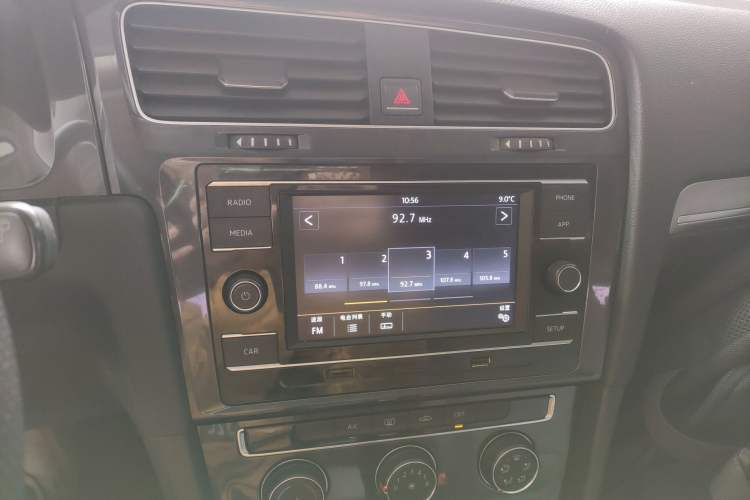 Used Volkswagen Golf 2018 1.6L Automatic Comfort Model Audio And AC Panel