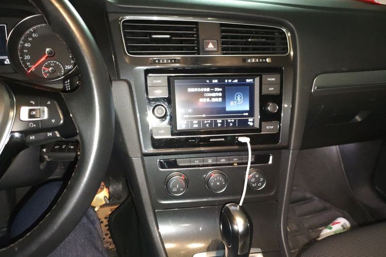 Used Volkswagen Golf 2018 1.6L Automatic Comfort Model Audio And AC Panel