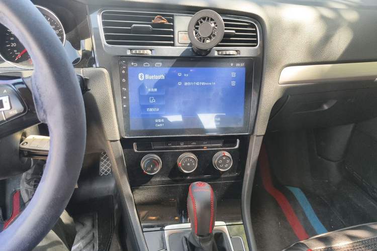 Used Volkswagen Golf 2018 1.6L Automatic Fashion Model Audio And AC Panel