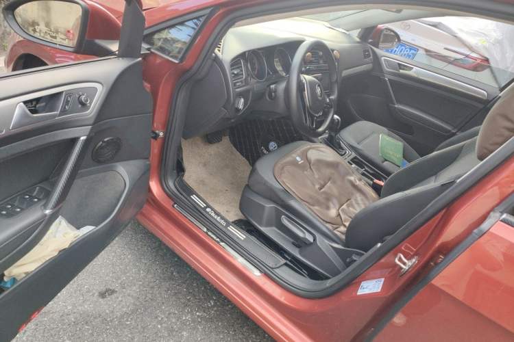 Used Volkswagen Golf 2018 230TSI Automatic Comfort Model Driver Seat