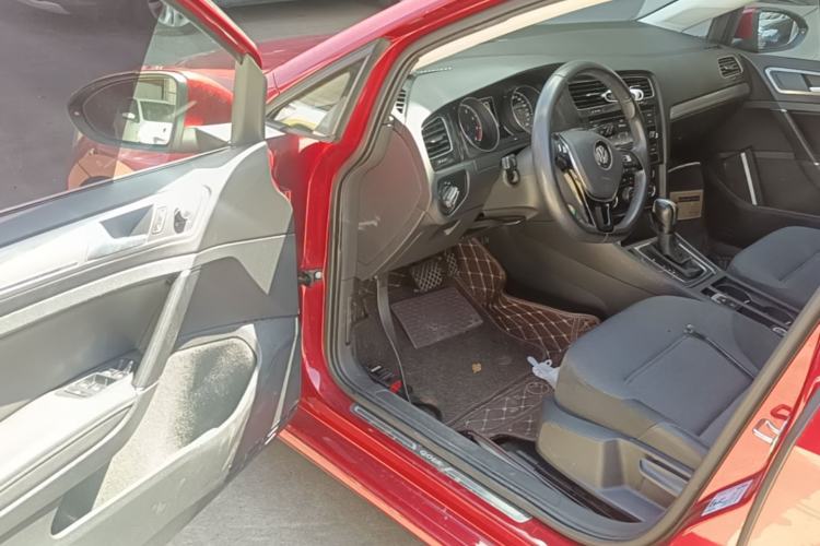 Used Volkswagen Golf 2018 1.6L Automatic Comfort Model Driver Seat