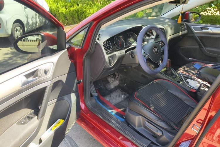Used Volkswagen Golf 2018 1.6L Automatic Fashion Model Driver Seat