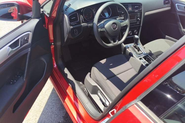 Used Volkswagen Golf 2018 1.6L Automatic Fashion Model Driver Seat