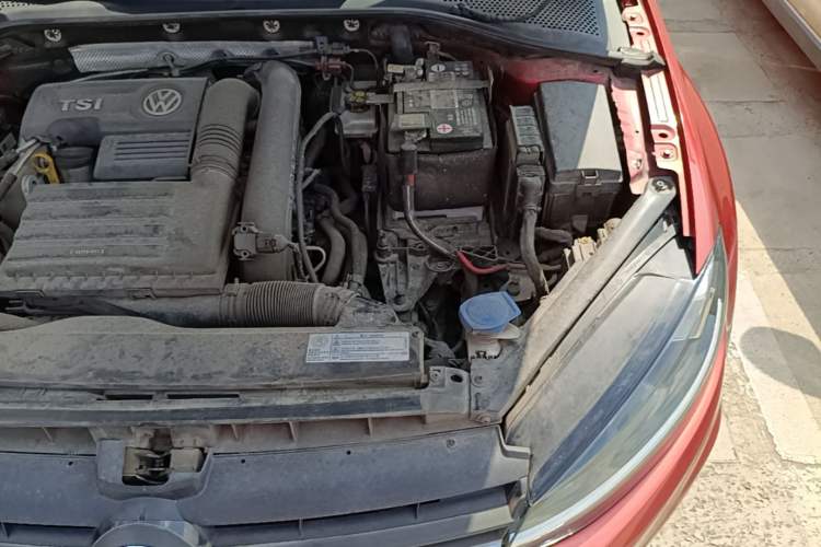 Used Volkswagen Golf 2018 230TSI Automatic Luxury Version Engine Bay Left