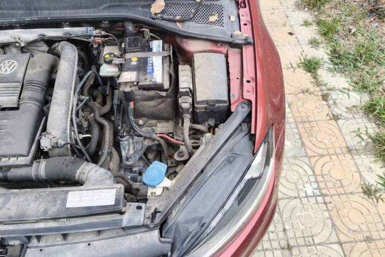 Used Volkswagen Golf 2018 230TSI Automatic Comfort Model Engine Bay Left