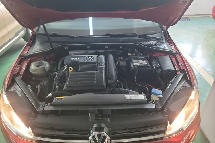 Used Volkswagen Golf 2018 230TSI Automatic Comfort Model Engine Bay