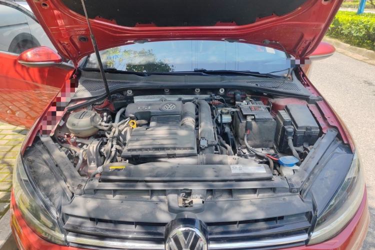 Used Volkswagen Golf 2018 230TSI Automatic Luxury Version Engine Bay