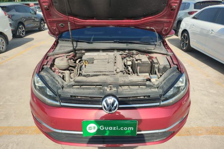 Used Volkswagen Golf 2018 230TSI Automatic Comfort Model Engine Bay