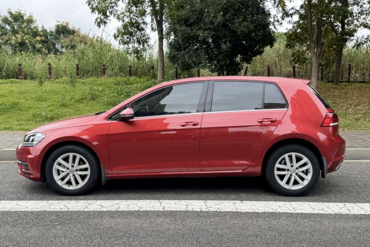 Used Volkswagen Golf 2018 1.6L Automatic Comfort Model Exterior 3