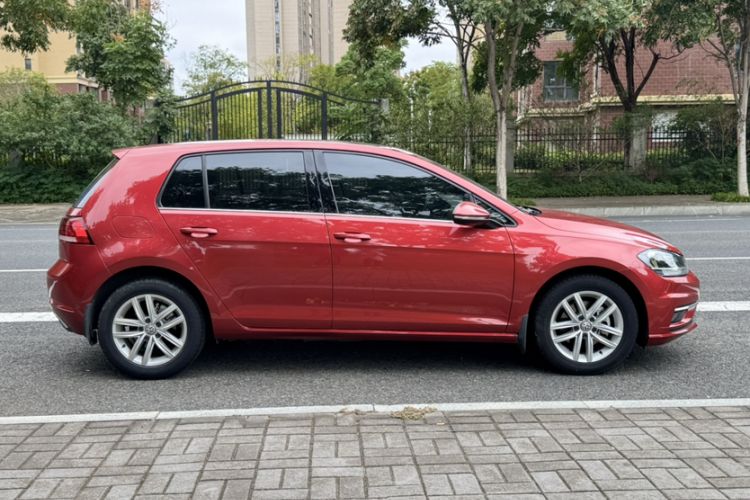 Used Volkswagen Golf 2018 1.6L Automatic Comfort Model Exterior 4
