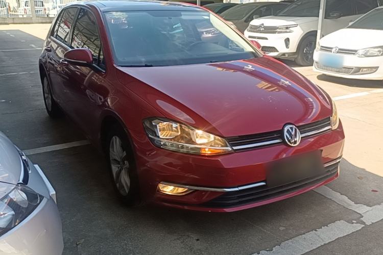 Used Volkswagen Golf 2018 1.6L Automatic Comfort Model Front Right 45 Deg