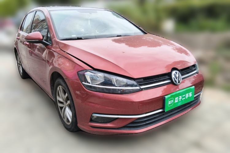 Used Volkswagen Golf 2018 230TSI Automatic Comfort Model Front Right 45 Deg