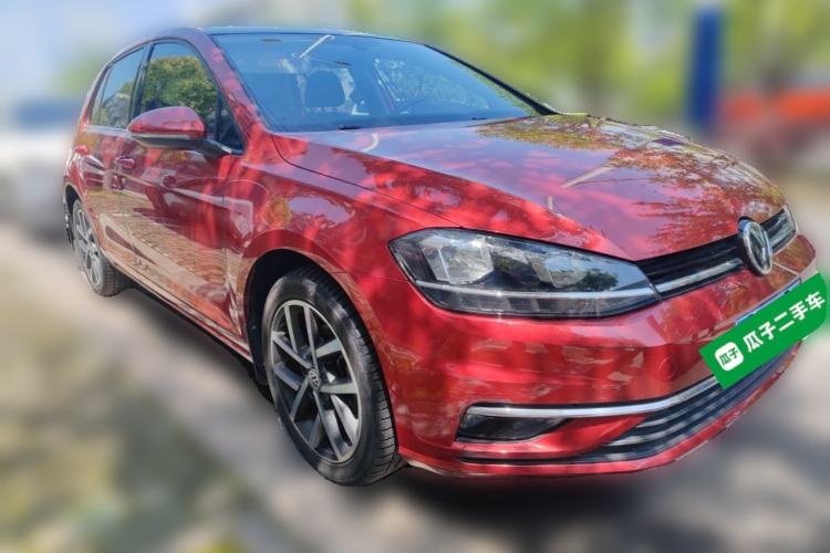 Used Volkswagen Golf 2018 230TSI Automatic Luxury Version Front Right 45 Deg