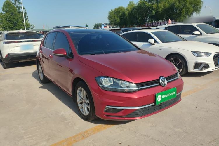Used Volkswagen Golf 2018 230TSI Automatic Comfort Model Front Right 45 Deg