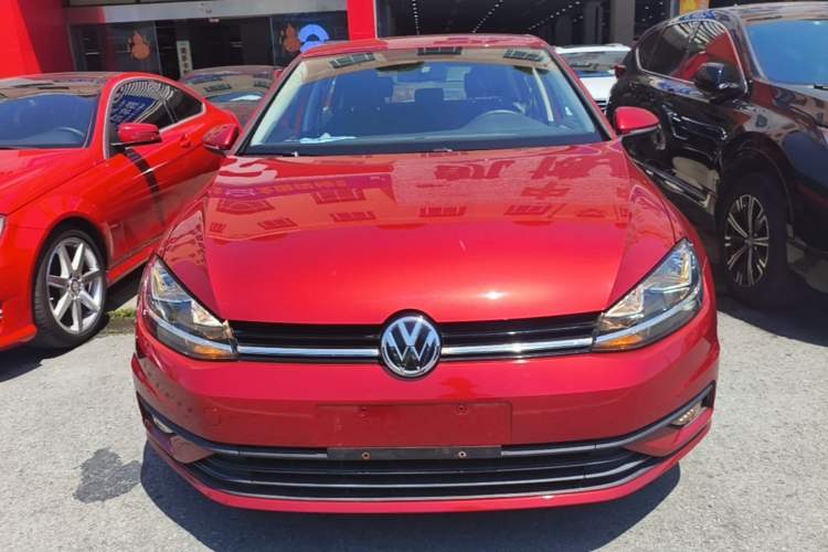 Used Volkswagen Golf 2018 1.6L Automatic Fashion Model Front