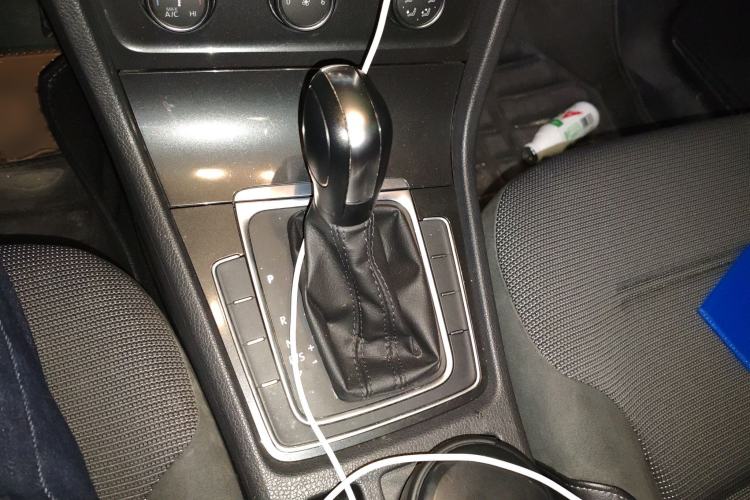 Used Volkswagen Golf 2018 1.6L Automatic Comfort Model Gear Lever